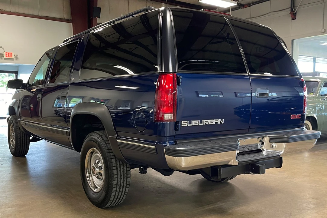 1999 GMC Suburban 8th Gen - Image 14 of 31