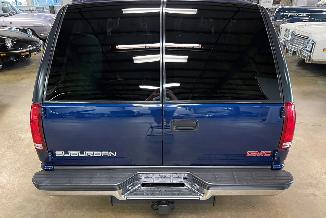 1999 GMC Suburban 8th Gen - Image 18 of 31