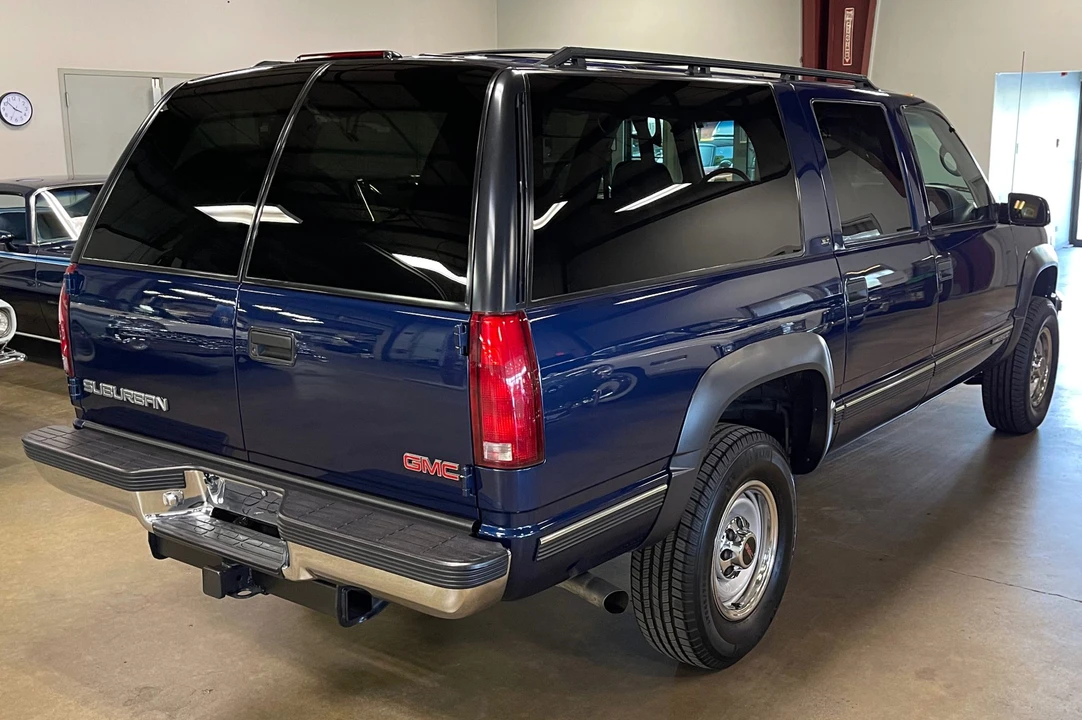 1999 GMC Suburban 8th Gen - Image 11 of 31