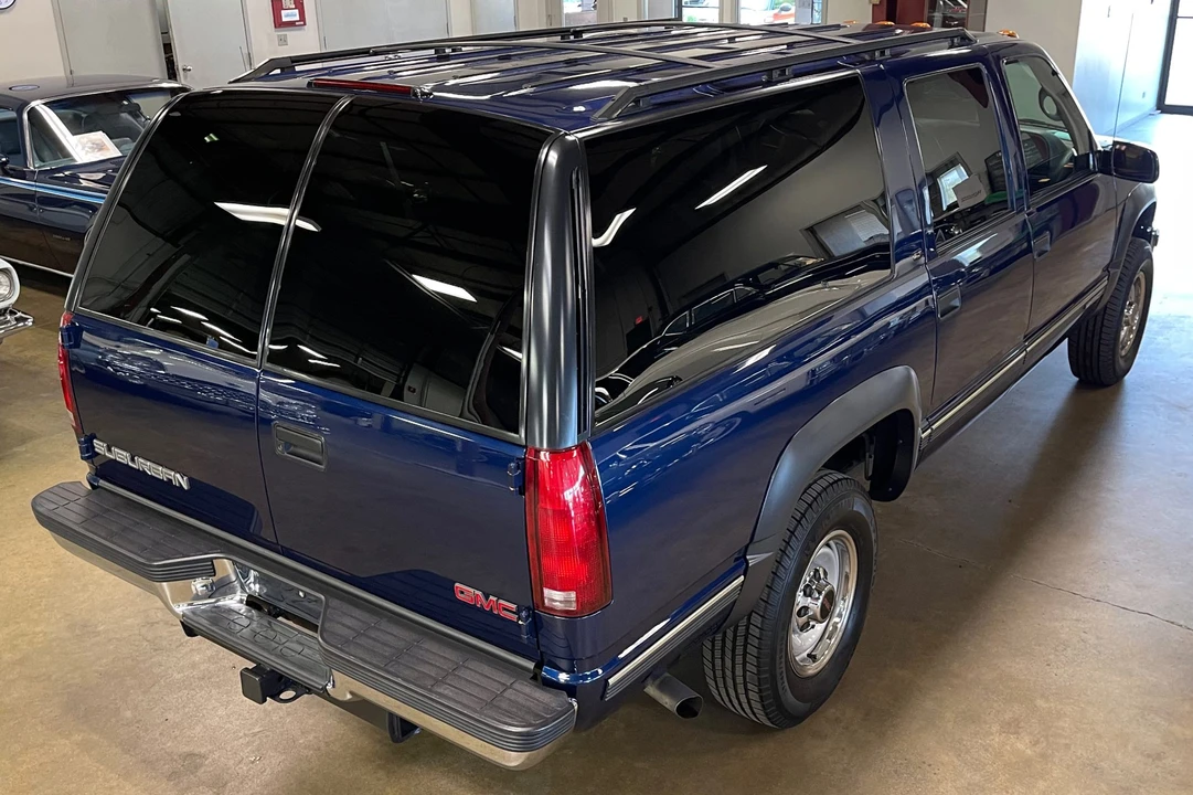 1999 GMC Suburban 8th Gen - Image 19 of 31