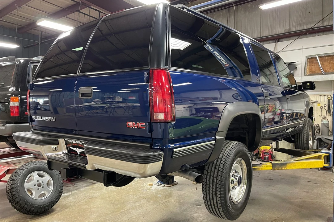 1999 GMC Suburban 8th Gen - Image 23 of 31