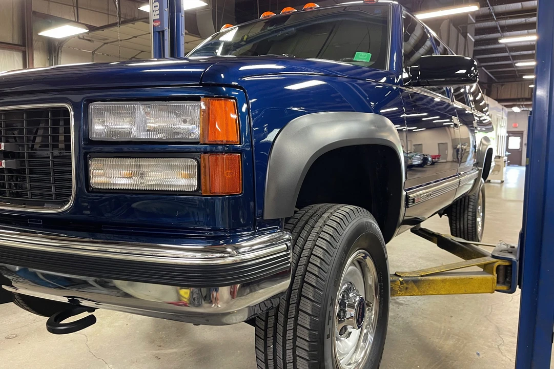 1999 GMC Suburban 8th Gen - Image 20 of 31