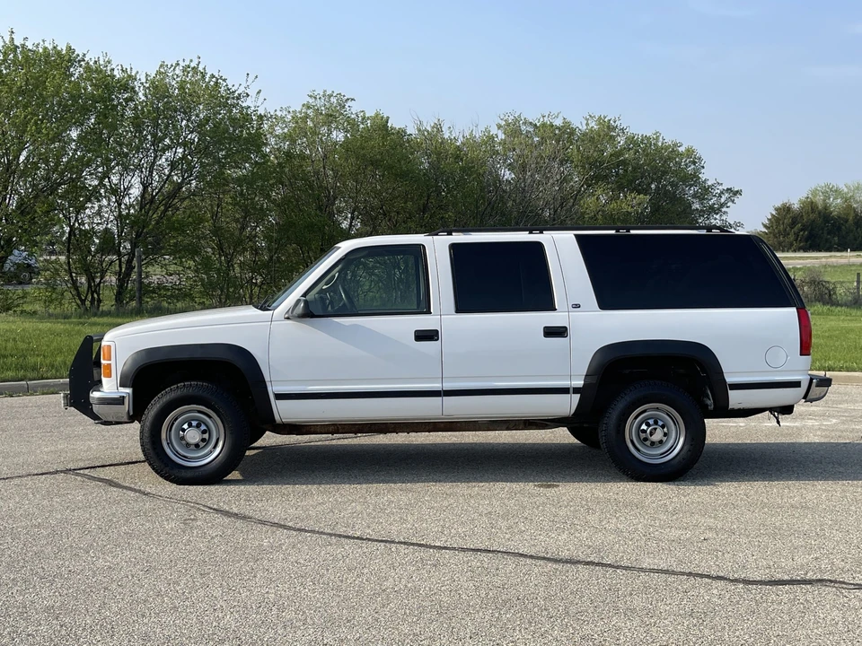 1999 GMC Suburban 8th Gen - Image 14 of 31