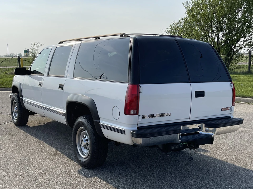 1999 GMC Suburban 8th Gen - Image 13 of 31