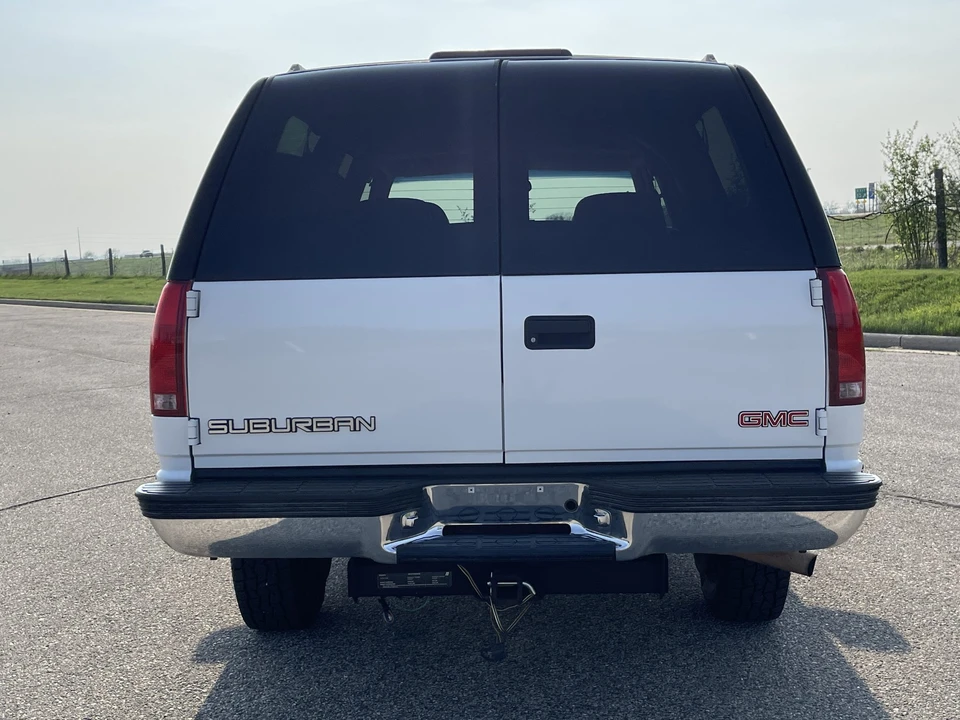 1999 GMC Suburban 8th Gen - Image 12 of 31