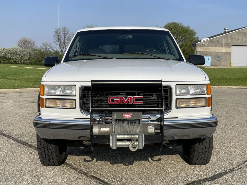 1999 GMC Suburban 8th Gen - Image 8 of 31