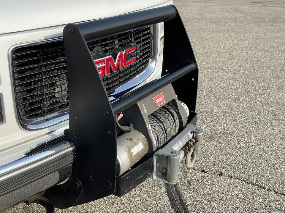 1999 GMC Suburban 8th Gen - Image 30 of 31