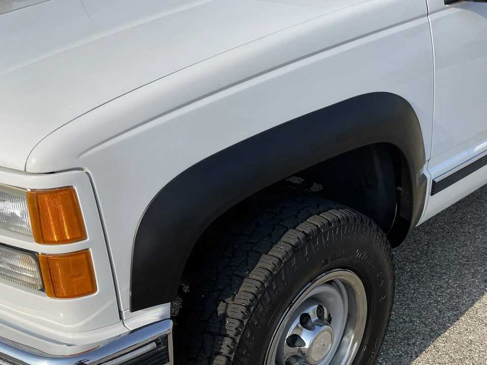 1999 GMC Suburban 8th Gen - Image 19 of 31