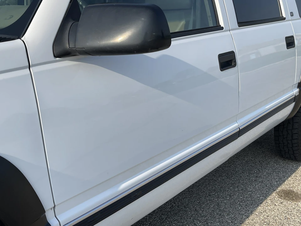 1999 GMC Suburban 8th Gen - Image 21 of 31
