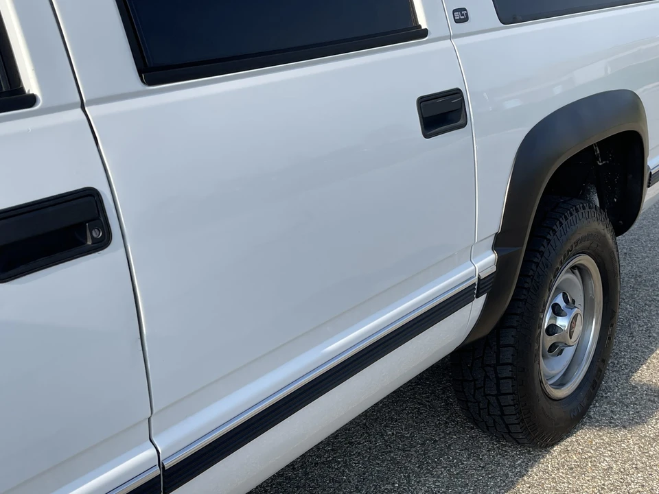1999 GMC Suburban 8th Gen - Image 22 of 31