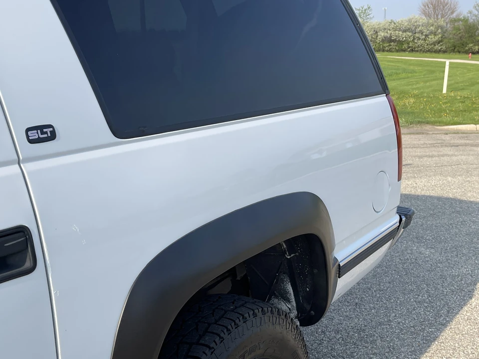 1999 GMC Suburban 8th Gen - Image 23 of 31
