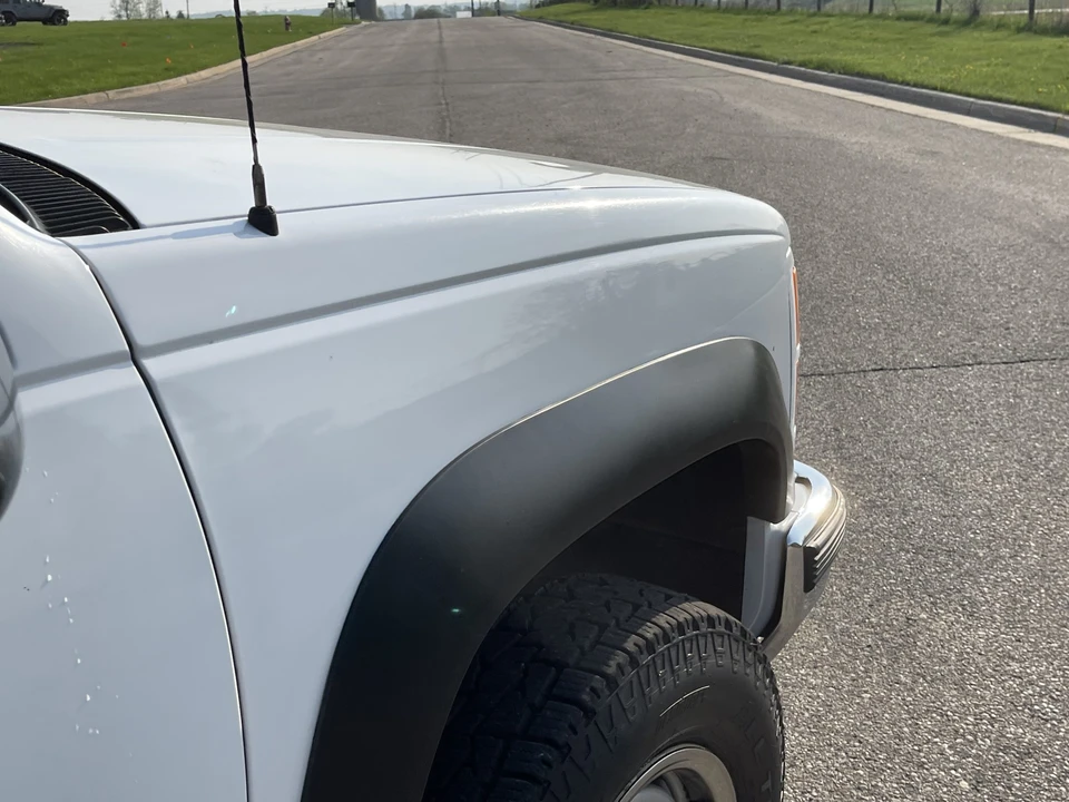 1999 GMC Suburban 8th Gen - Image 28 of 31