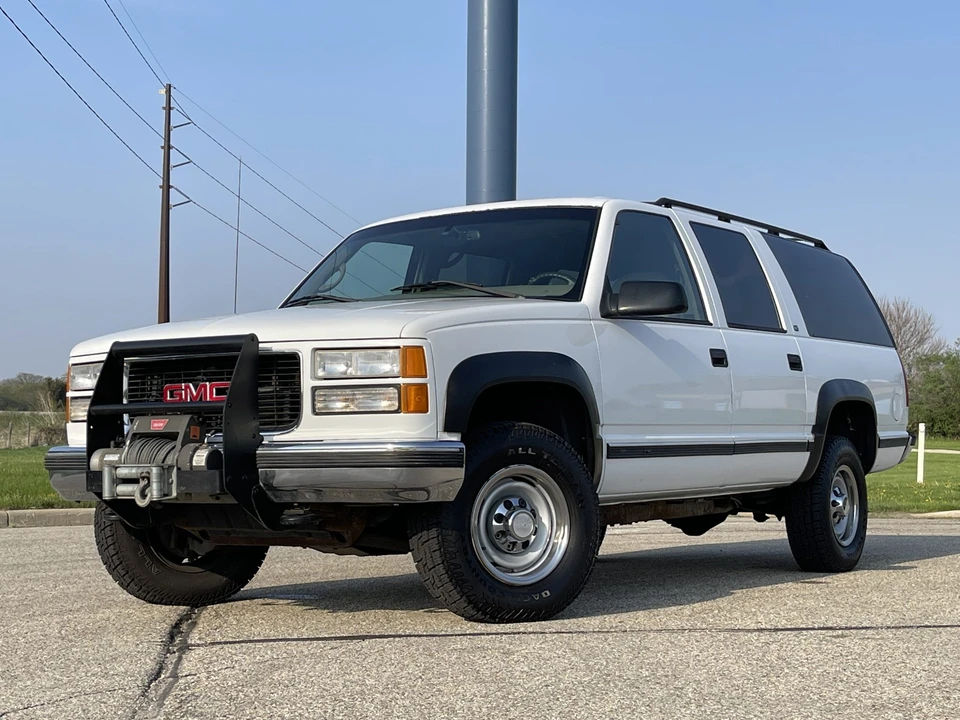 1999 GMC Suburban 8th Gen - Image 7 of 31