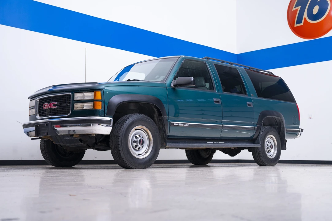 1999 GMC Suburban 8th Gen - Image 10 of 31