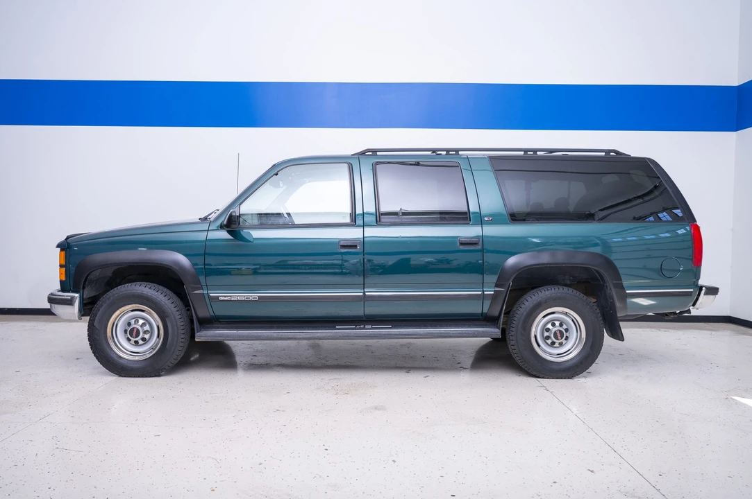 1999 GMC Suburban 8th Gen - Image 8 of 31