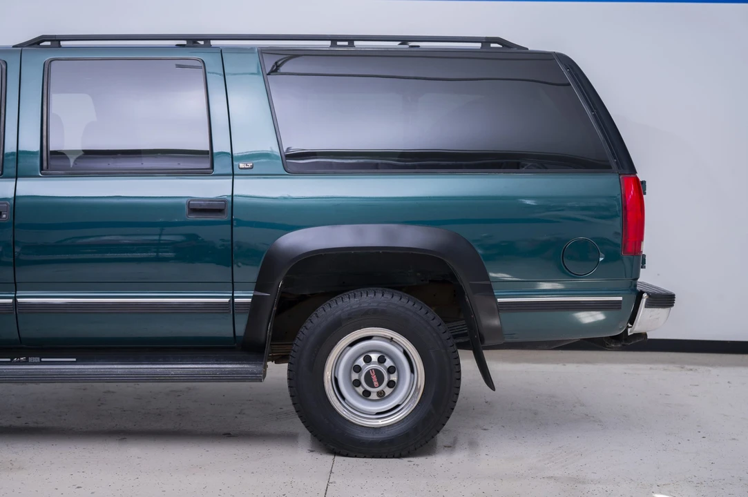 1999 GMC Suburban 8th Gen - Image 20 of 31