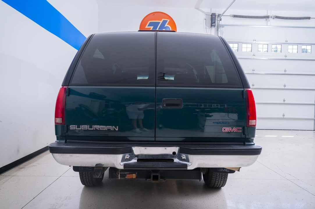 1999 GMC Suburban 8th Gen - Image 6 of 31
