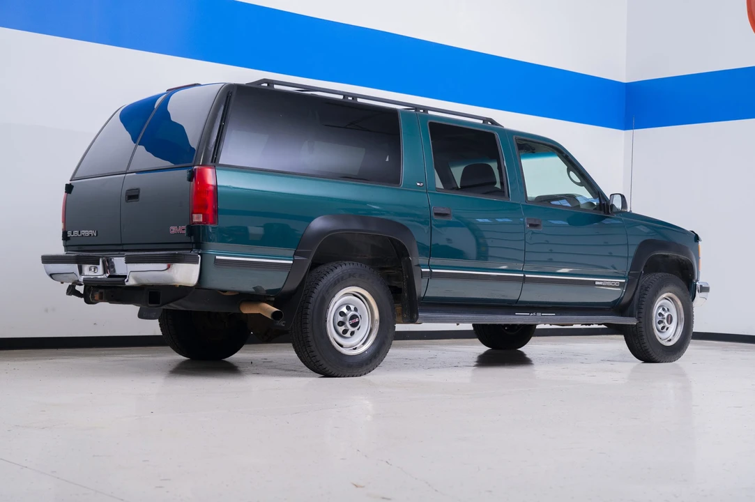 1999 GMC Suburban 8th Gen - Image 5 of 31