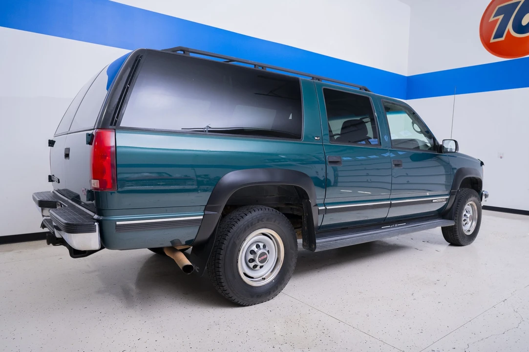 1999 GMC Suburban 8th Gen - Image 4 of 31