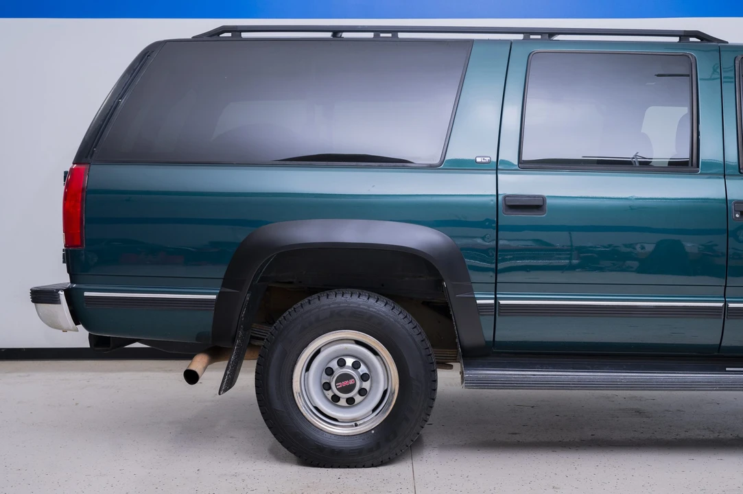 1999 GMC Suburban 8th Gen - Image 16 of 31
