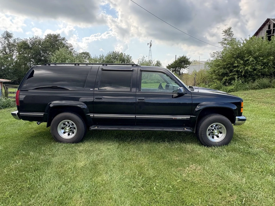 1999 GMC Suburban 8th Gen - Image 7 of 31