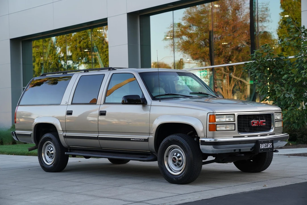 1999 GMC Suburban 8th Gen - Image 25 of 31