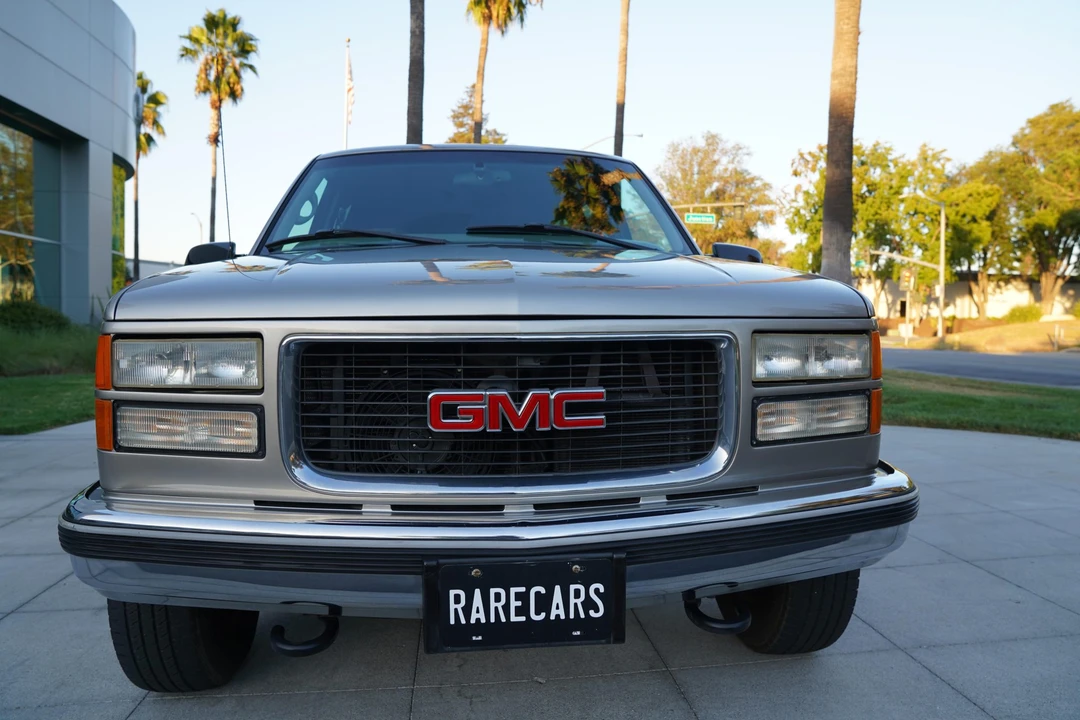 1999 GMC Suburban 8th Gen - Image 28 of 31