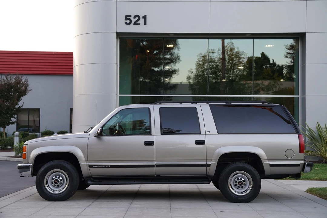 1999 GMC Suburban 8th Gen - Image 20 of 31