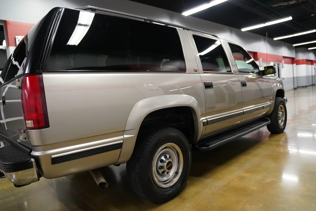 1999 GMC Suburban 8th Gen - Image 16 of 31