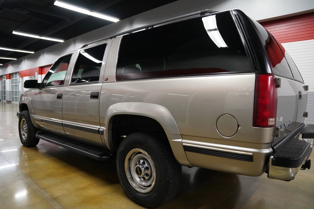 1999 GMC Suburban 8th Gen - Image 14 of 31