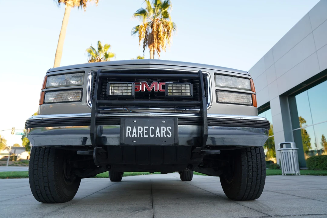 1999 GMC Suburban 8th Gen - Image 29 of 31