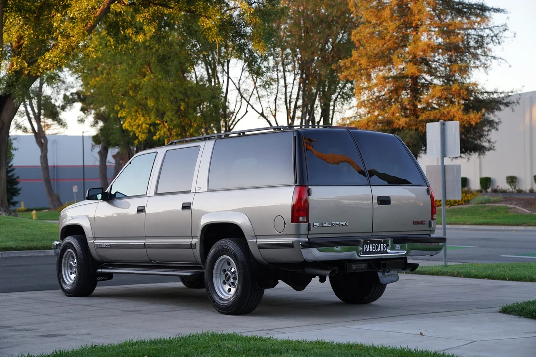 1999 GMC Suburban 8th Gen - Image 15 of 31