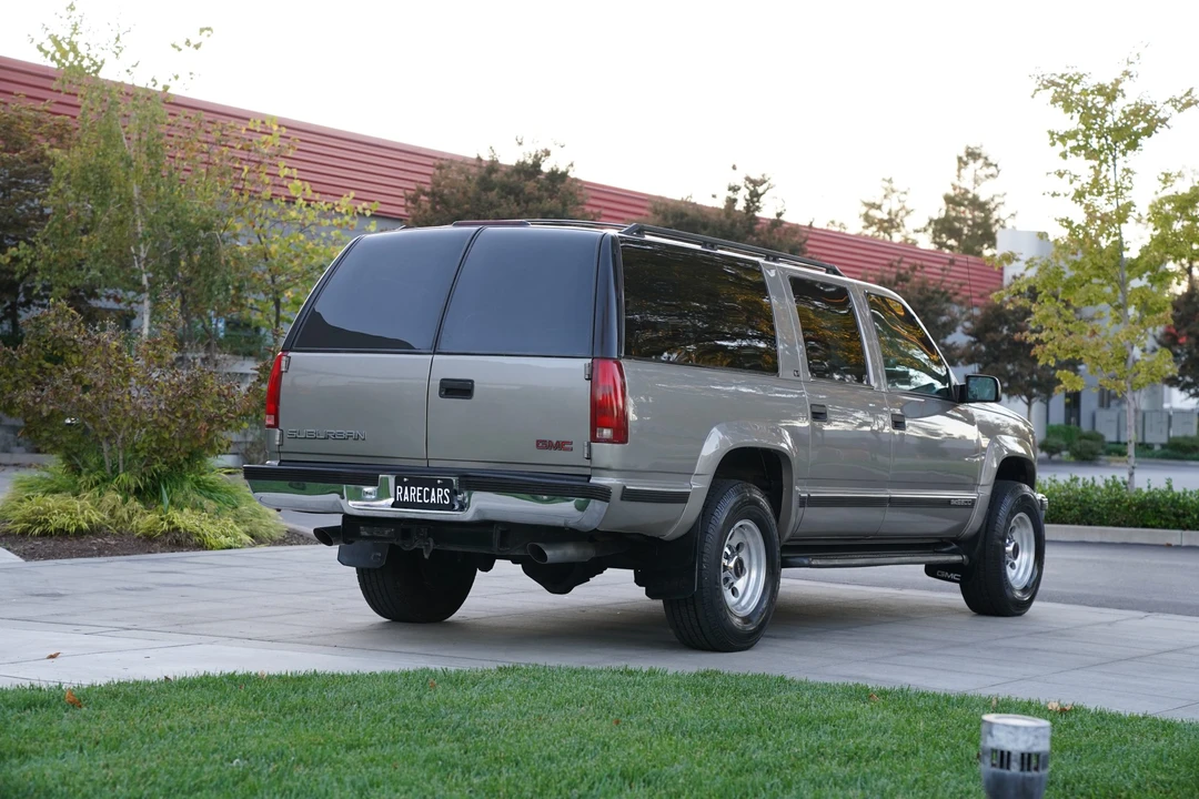 1999 GMC Suburban 8th Gen - Image 19 of 31