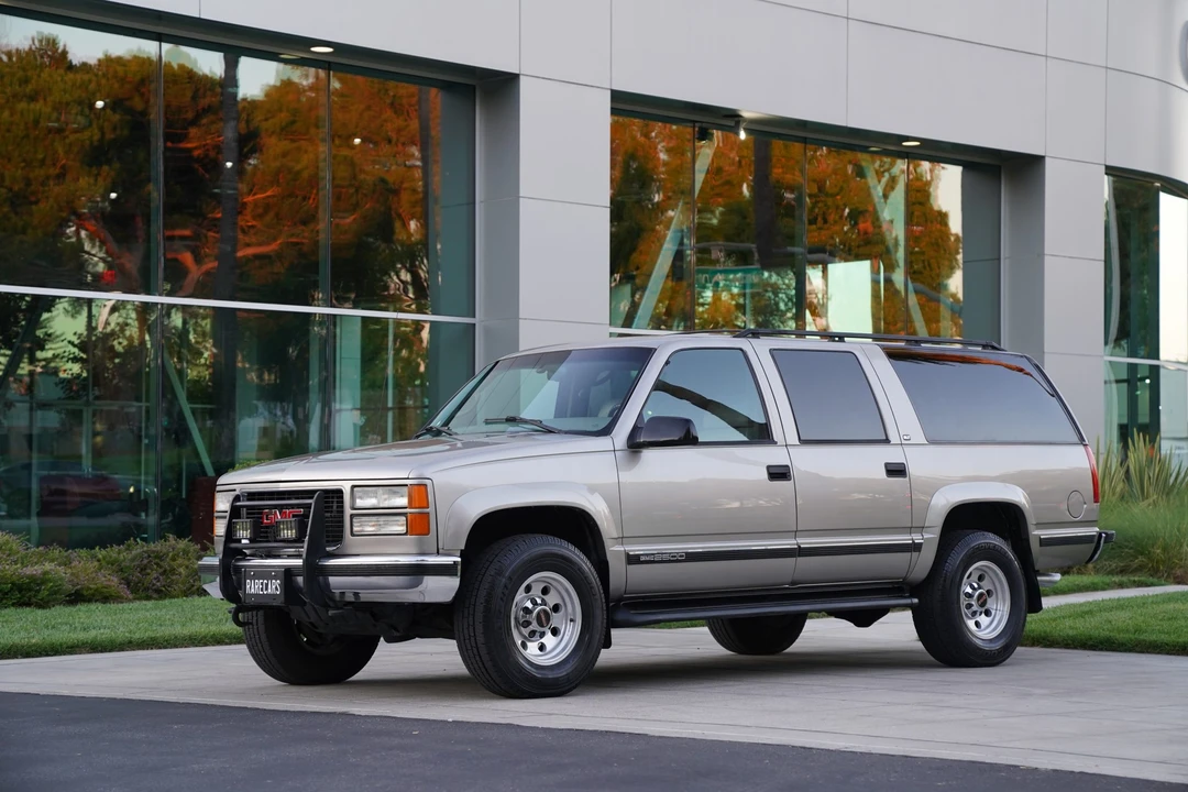 1999 GMC Suburban 8th Gen - Image 11 of 31