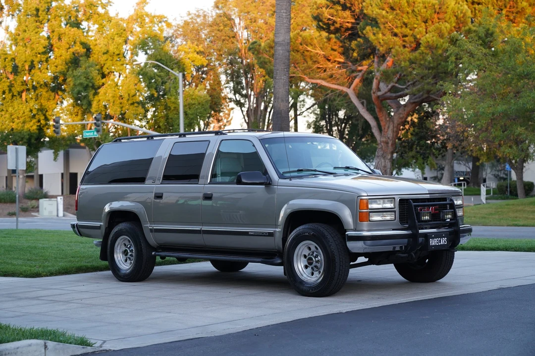 1999 GMC Suburban 8th Gen - Image 25 of 31