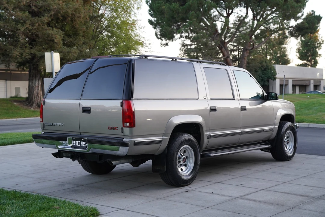 1999 GMC Suburban 8th Gen - Image 20 of 31