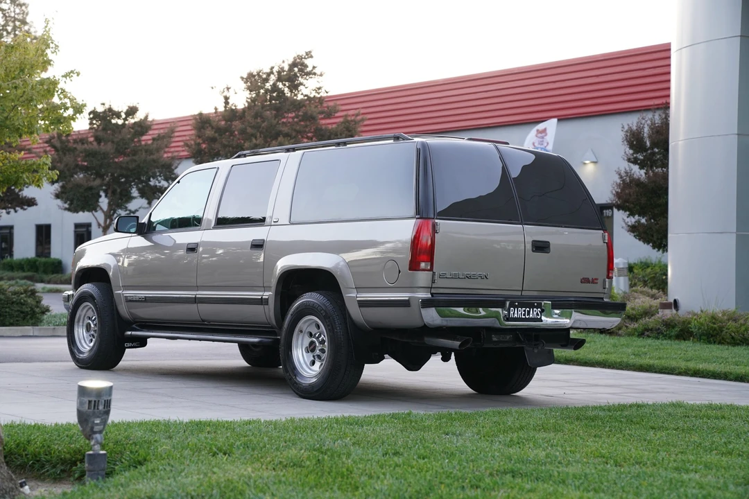 1999 GMC Suburban 8th Gen - Image 16 of 31