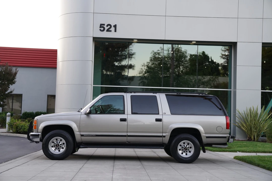 1999 GMC Suburban 8th Gen - Image 12 of 31