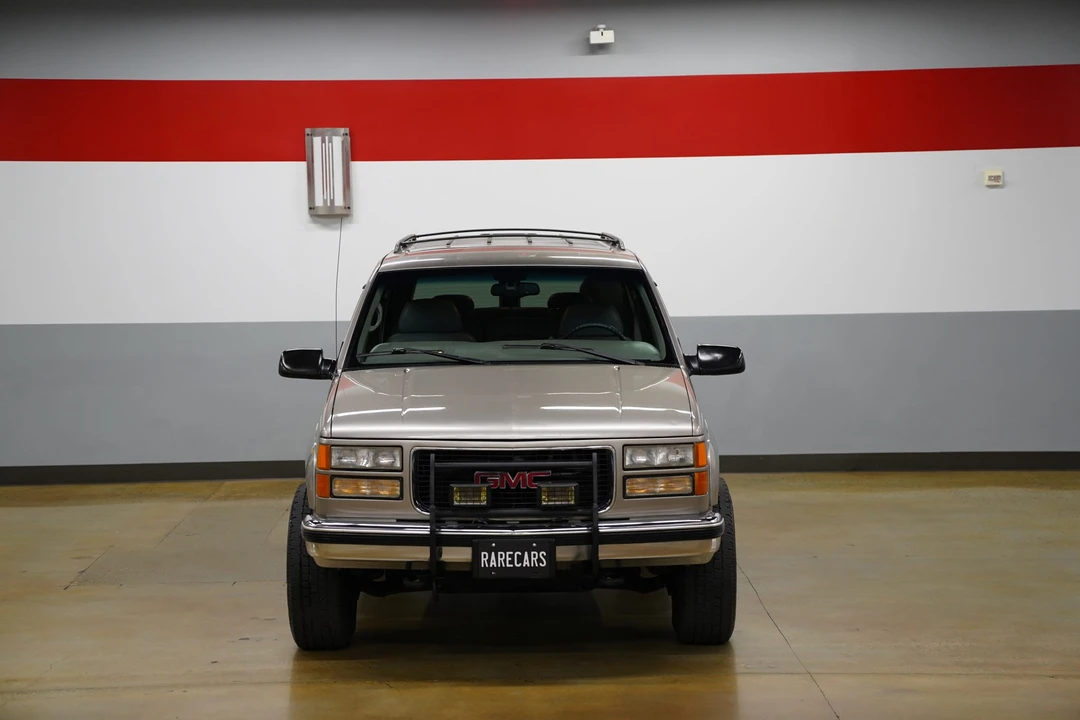 1999 GMC Suburban 8th Gen - Image 9 of 31