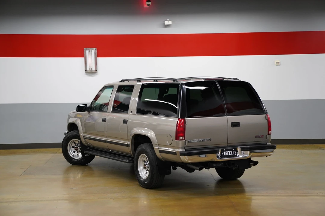 1999 GMC Suburban 8th Gen - Image 4 of 31