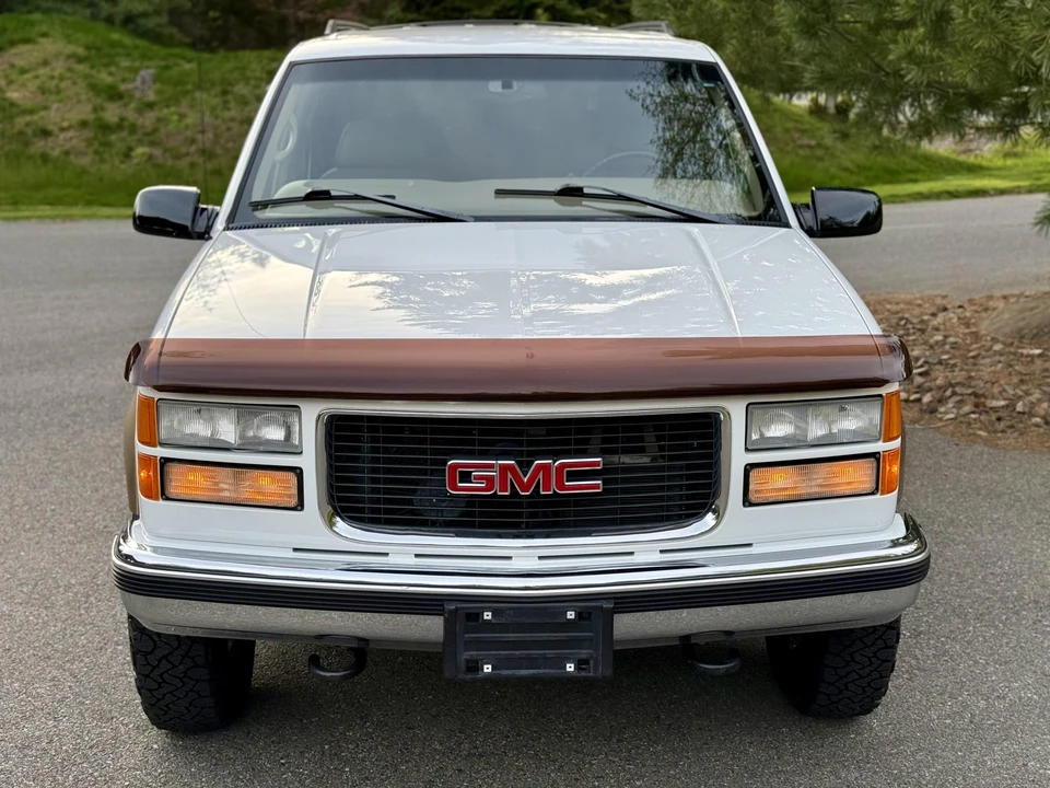 1999 GMC Suburban 8th Gen - Image 7 of 31
