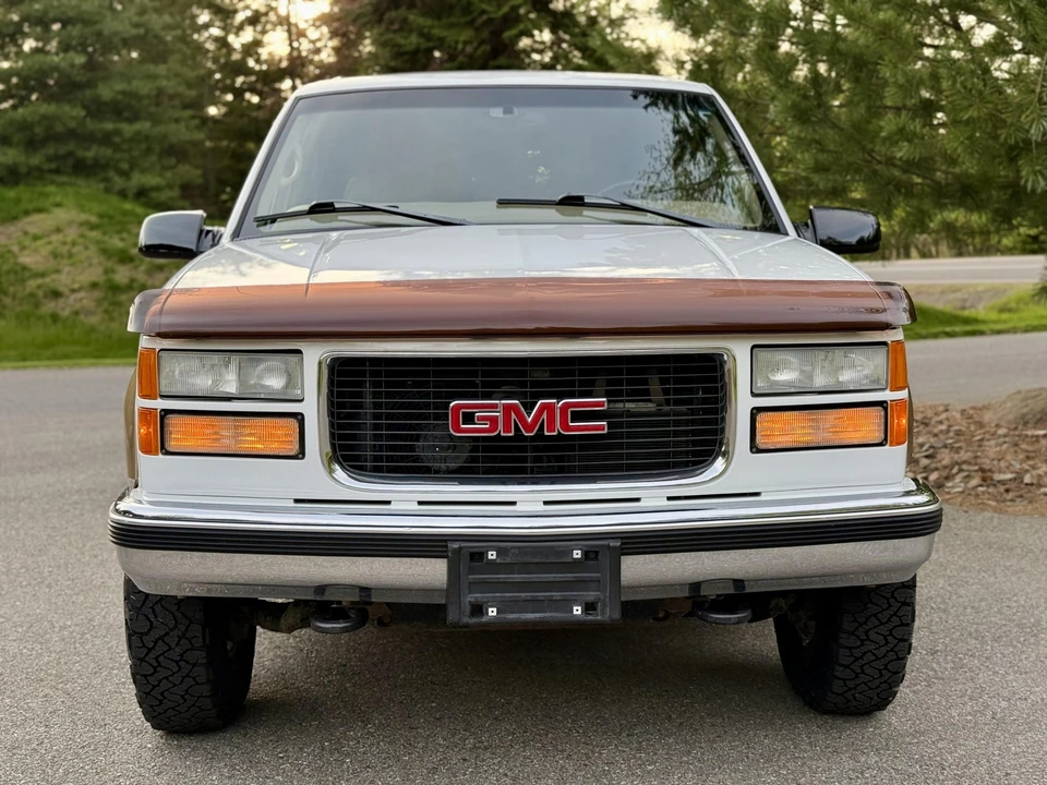 1999 GMC Suburban 8th Gen - Image 8 of 31