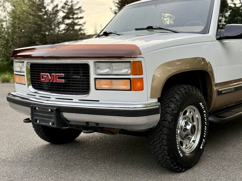 1999 GMC Suburban 8th Gen - Image 18 of 31