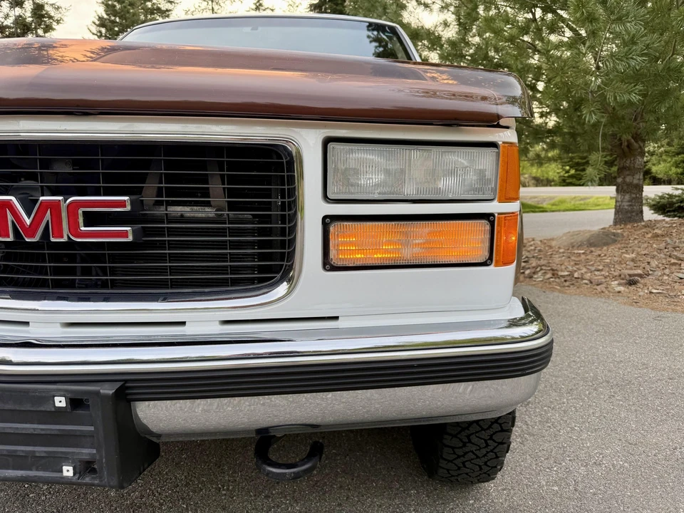 1999 GMC Suburban 8th Gen - Image 21 of 31
