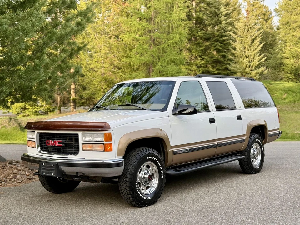 1999 GMC Suburban 8th Gen - Image 6 of 31