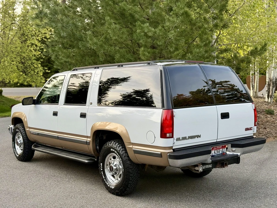 1999 GMC Suburban 8th Gen - Image 16 of 31