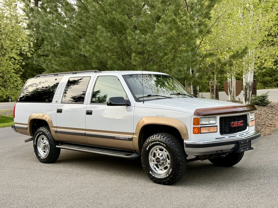 1999 GMC Suburban 8th Gen - Image 11 of 31