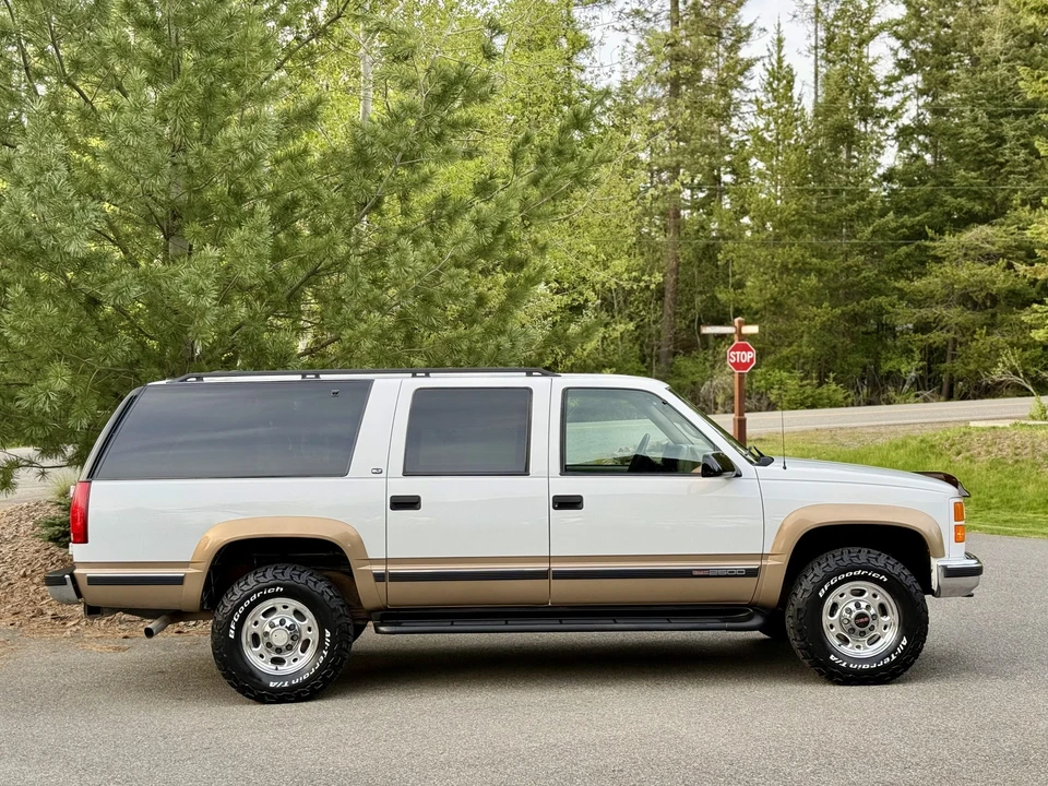 1999 GMC Suburban 8th Gen - Image 12 of 31