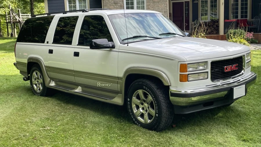 1999 GMC Suburban 8th Gen - Image 5 of 12