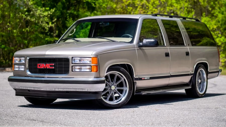 1999 GMC Suburban 8th Gen - Image 13 of 31